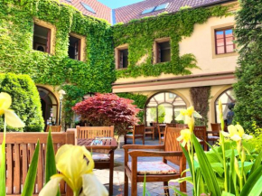 Hotel Octarna - Free parking Kroměříž